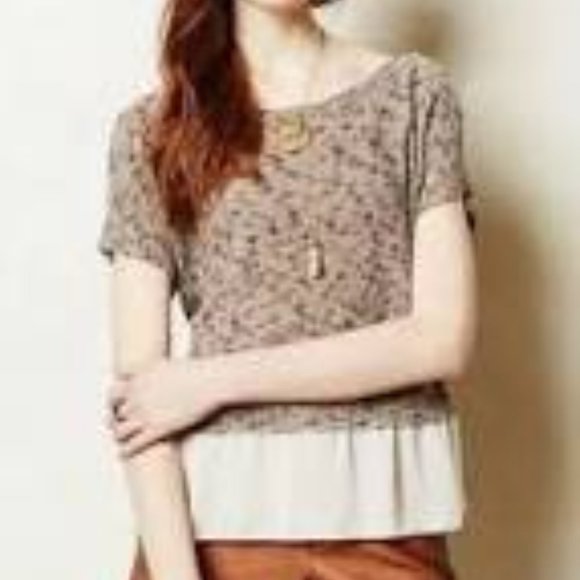 Moth | Short Sleeve Sweater with Skirted Bottom - Picture 5 of 5